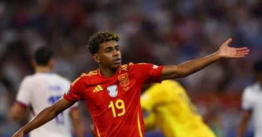 Espantildea le ganoacute a Francia y es finalista de la Eurocopa