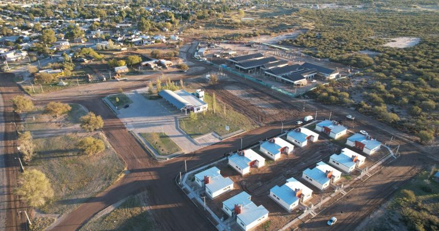Santa Isabel- adjudicaron casas sin gas y las familias piden que no aumenten las cuotas