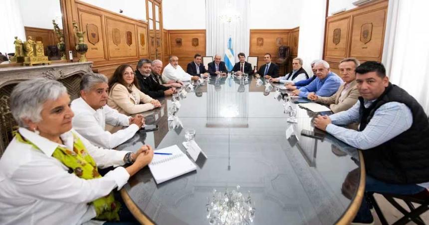 El Gobierno convocoacute a la CGT para empezar a definir la conformacioacuten del Consejo de Mayo