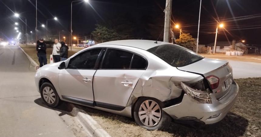 Otro fuerte choque en la accidentada avenida Peroacuten