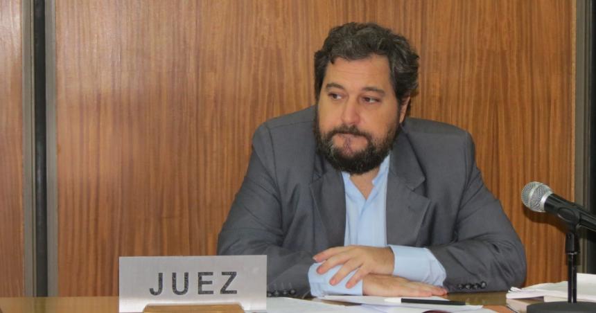 Condena en suspenso para un hombre que golpeoacute a su pareja con un palo de hockey