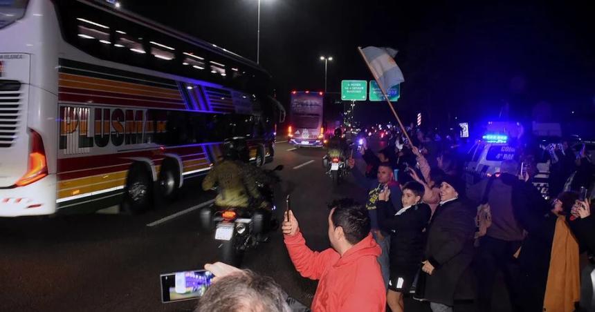 La Seleccioacuten volvioacute al paiacutes luego de ganar la Copa Ameacuterica