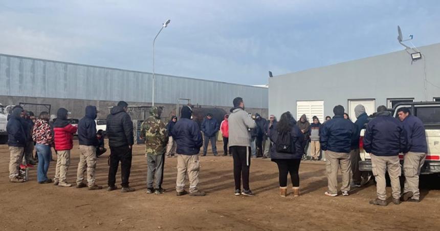 Trabajadores municipales de Toay denuncian aprietes del intendente Rojas