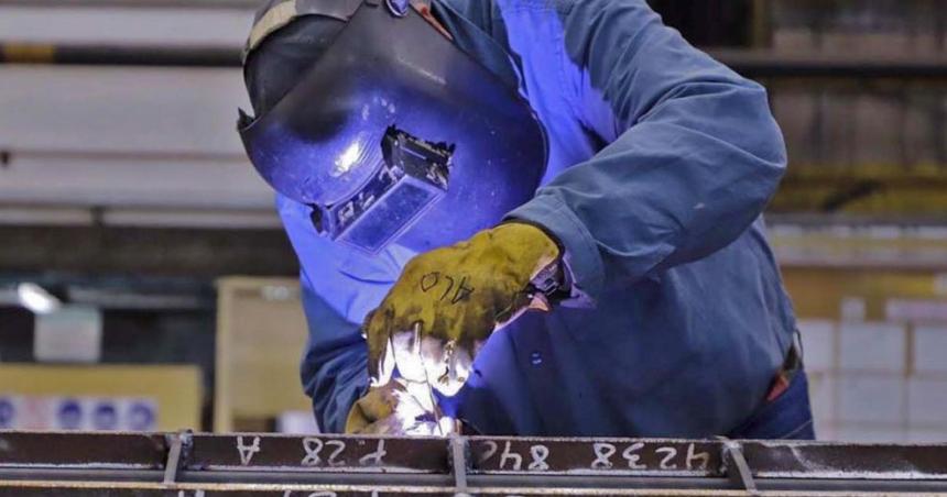 La industria sigue en caiacuteda y en mayo la actividad tuvo un retroceso de 143-en-porciento-