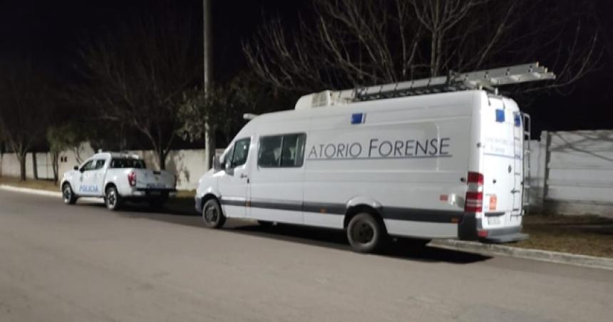 Engantildearon a vecino de Castex y entregoacute varios miles de doacutelares enterrados en un campo