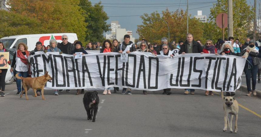 Rechazan visita y posible indulto a Astiz
