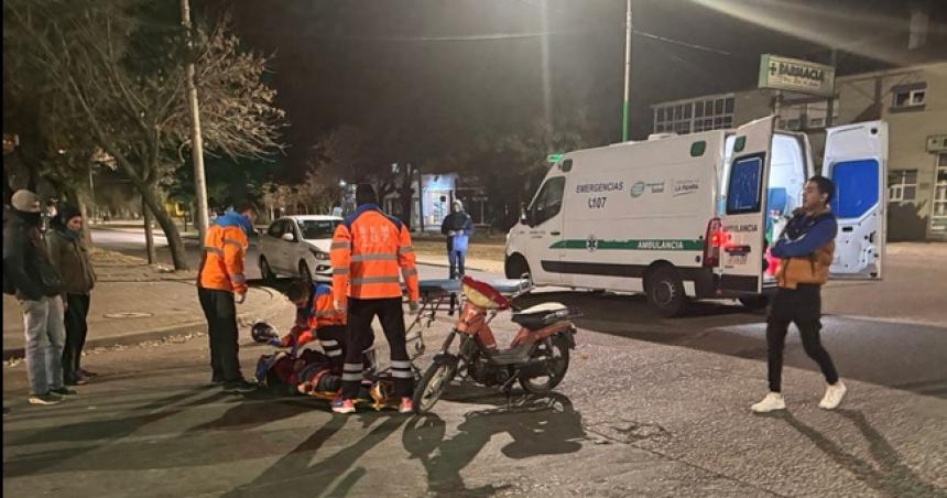 Motociclistas alcoholizados no vieron un reductor de velocidad y sufrieron una fuerte caiacuteda
