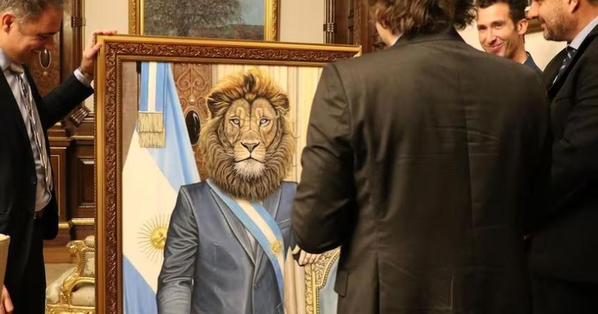 El leoacuten el domador y el circo