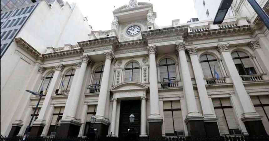 El BCRA flexibilizoacute el cepo- podraacuten comprar doacutelares MEP quienes recibieron subsidios
