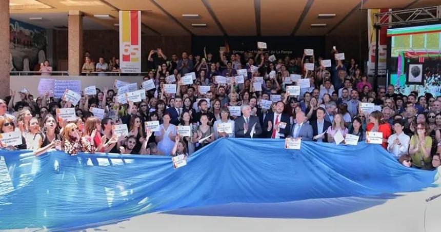 Proyecto para garantizar el financiamiento a las Universidades