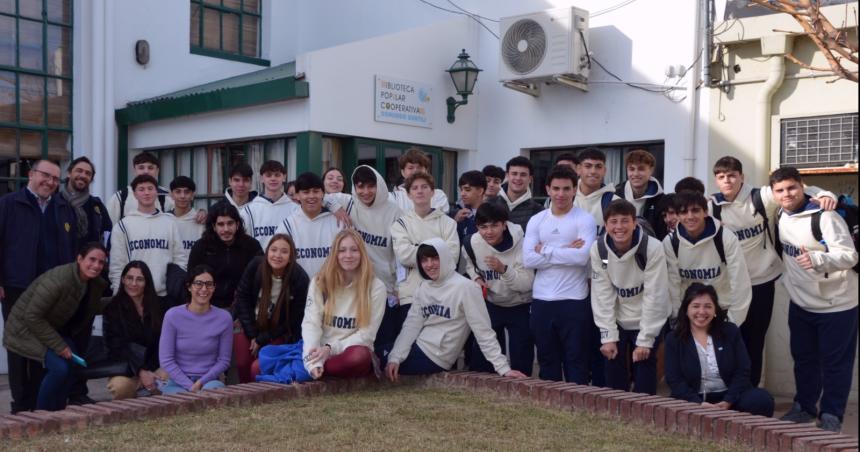 La CPE recibioacute a alumnas y alumnos del Domingo Savio
