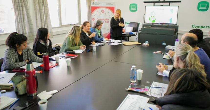 Nueva capacitacioacuten en Pico para encuestadores de Pilqueacuten IVS