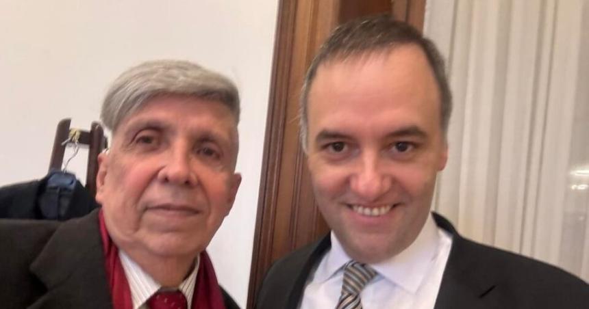 El torpe intento de Adorni para darle lugar a un exespiacutea de la dictadura