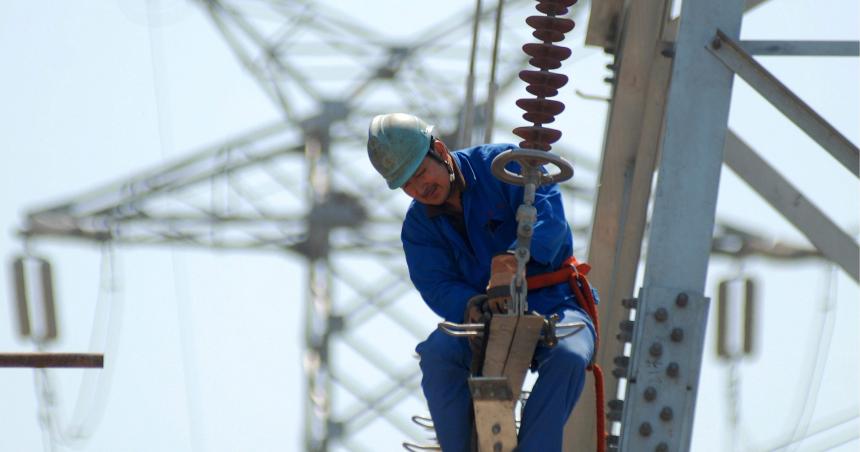 La demanda eleacutectrica bajoacute 7-en-porciento- anual empujada por los aumentos y la recesioacuten