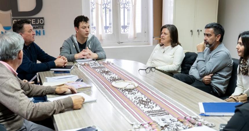 Sequiacutea- reunioacuten con intendentes del departamento Hucal para asistir a productores