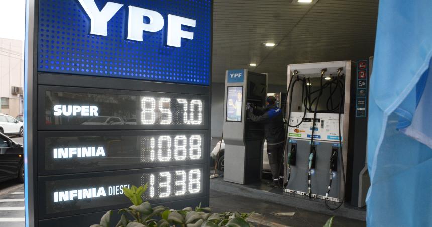 Rige un nuevo aumento de precio en los combustibles- 857 la Suacuteper