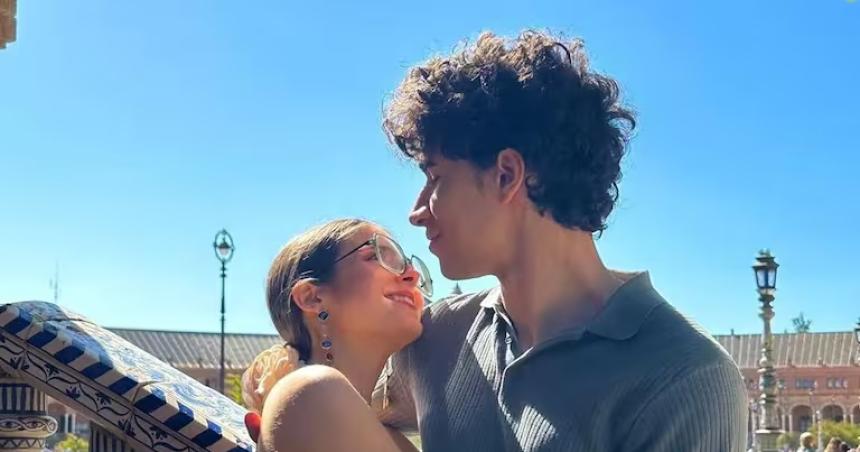 Ella es RoRo Bueno la influencer que genera poleacutemica por cocinar para su marido