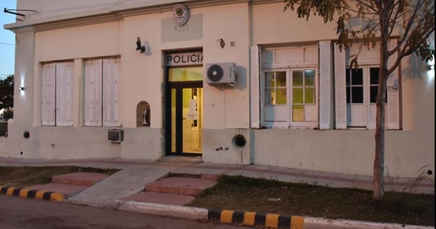 Manejaba alcoholizado y realizaba maniobras peligrosas- atacoacute a la policiacutea y quedoacute detenido