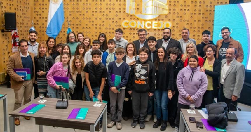 Se realizoacute en Pico la primera sesioacuten del Consejo local de nintildeeces y adolescencias