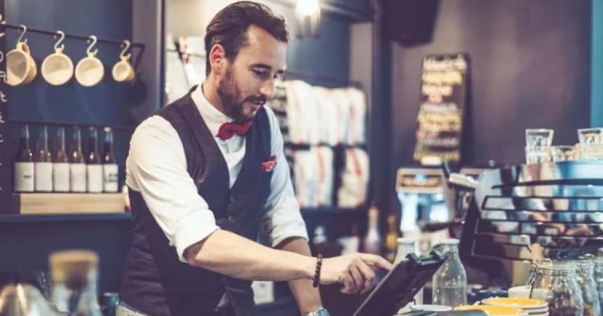 Los mozos de un restaurante explicaron su teoriacutea de la servilleta para saber si hay quiacutemica en una pareja y ahora son virales