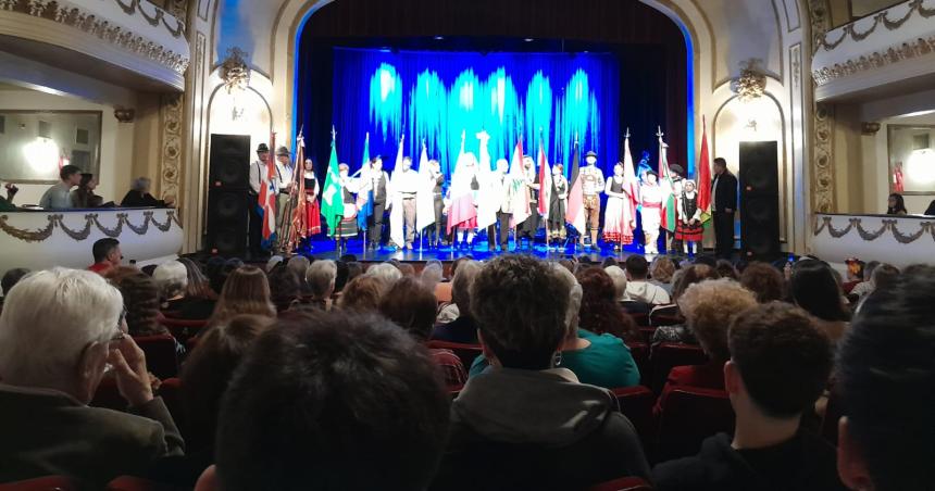 Fiesta del Inmigrante en el Teatro Espantildeol