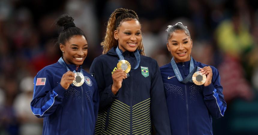 Rebeca Andrade eclipsoacute a Simone Biles y se llevoacute el oro