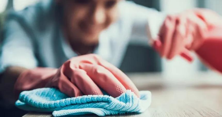Empleadas domeacutesticas consiguieron un aumento- coacutemo quedan los salarios