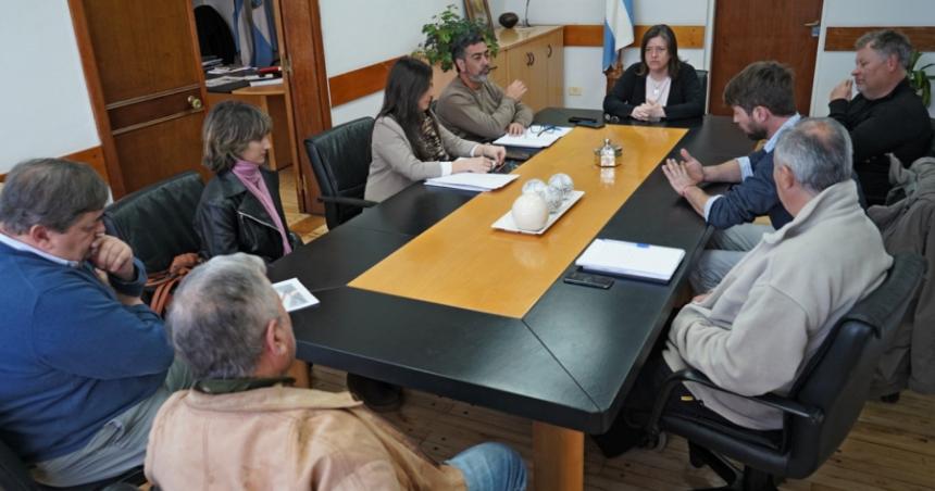 Sequiacutea- acompantildeamiento a productores afectados del departamento Hucal