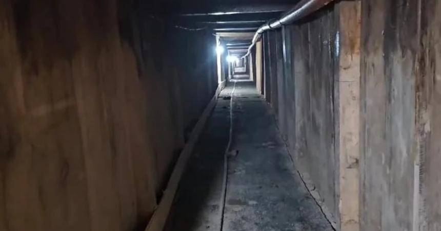 Cavaron un tuacutenel hasta el frente de un banco de San Isidro- los descubrieron por una varilla que asomoacute en la calle 