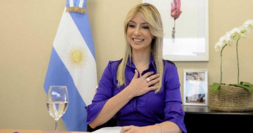 Fabiola Yantildeez echoacute a Fioribello y seraacute representada por Mariana Gallego