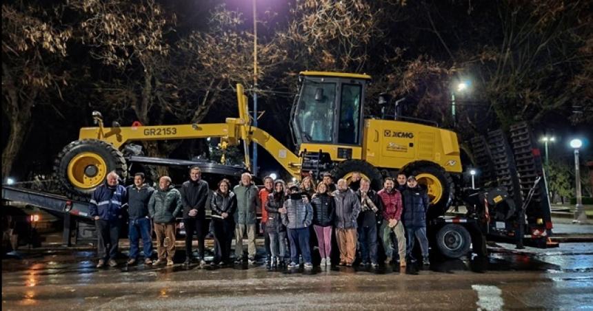 La Municipalidad de Acha adquirioacute una nueva motoniveladora