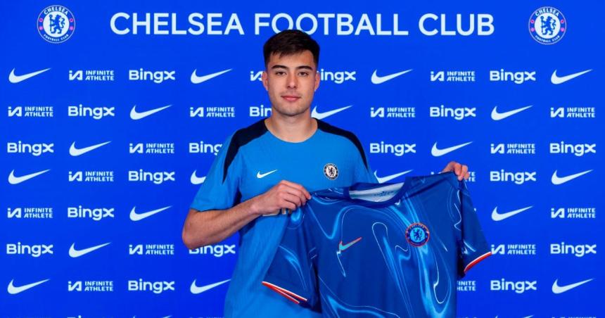 Aaroacuten Anselmino fue presentado en el Chelsea