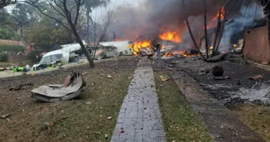 El dramaacutetico testimonio de un pasajero que se salvoacute de la tragedia aeacuterea en Brasil por una pequentildea demora- Fue un milagro