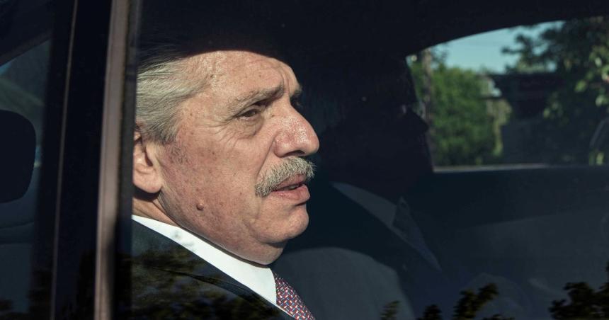 Alberto Fernaacutendez formalizoacute su renuncia a la presidencia del Partido Justicialista