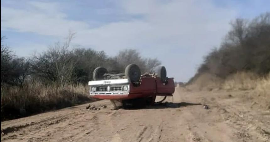 Cazadores escaparon de la policiacutea y volcaron