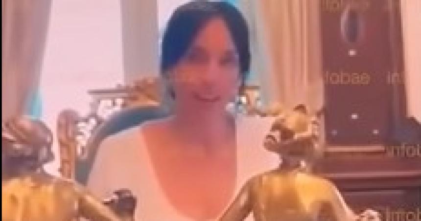 Difunden un nuevo video de Tamara Pettinato con Alberto Fernaacutendez en Casa Rosada- sale sentada en el silloacuten presidencial y le dice te amo