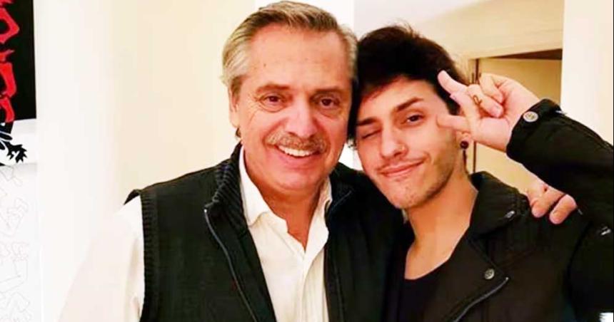 El hijo de Alberto Fernaacutendez denuncioacute acoso mediaacutetico en la causa contra su padre 