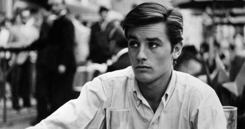 Adioacutes a Alain Delon- las mujeres de su vida y sus noches de amor con Baacuterbara Rey