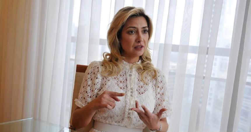 Fabiola Yantildeez dijo que perdioacute el celular que conteniacutea los chats con Alberto Fernaacutendez pero presentaraacute capturas