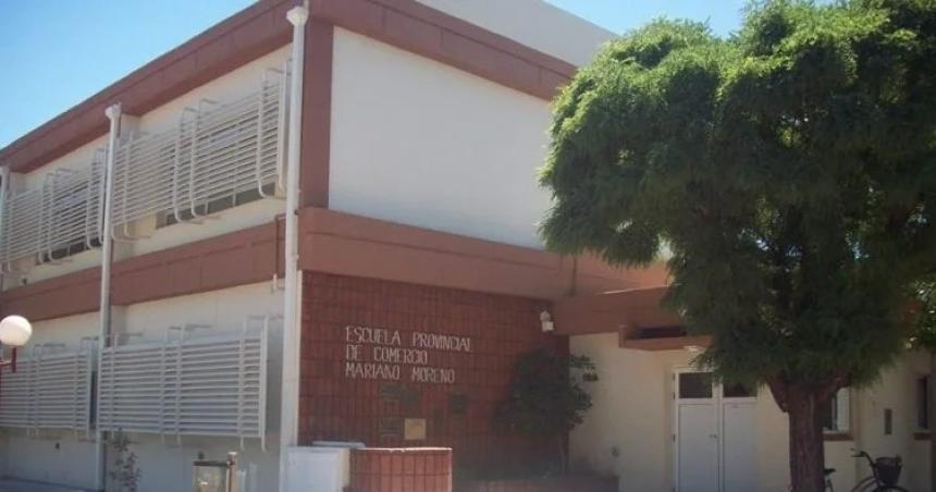 Robaron y vandalizaron la Escuela Provincial de Comercio de Ingeniero Luiggi