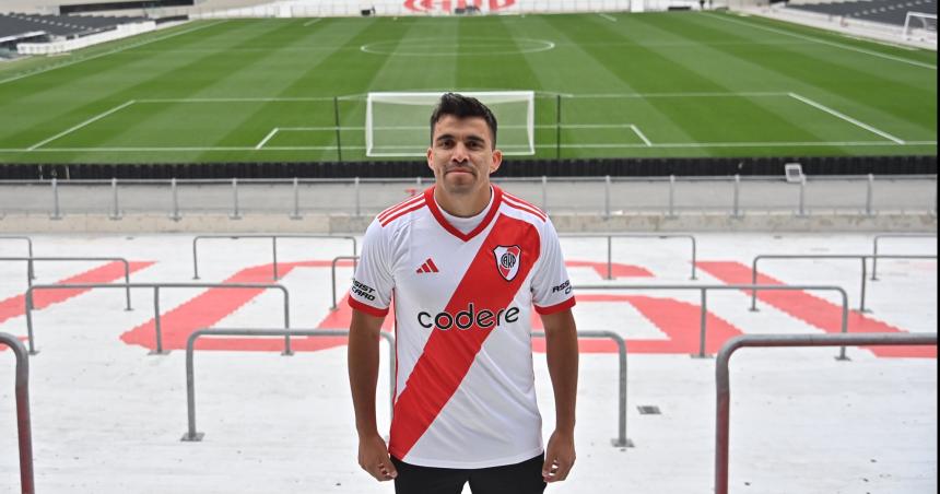 Acuntildea llegoacute a la Argentina para sumarse a River