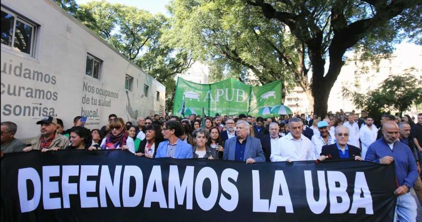 Nueva jornada sin clases en las universidades puacuteblicas del paiacutes en reclamo de un aumento salarial