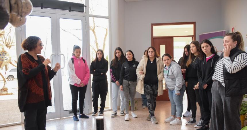 Estudiantes secundarios de Caleufuacute visitaron Pico para conocer carreras