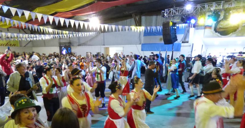 La 11ordm edicioacuten de Fiesta de la Riwwel Kuchen convocoacute a unas 1500 personas