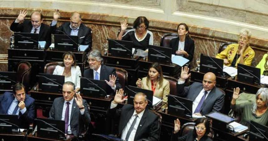 Estudiantes pediraacuten a senadores pampeanos por el financiamiento universitario