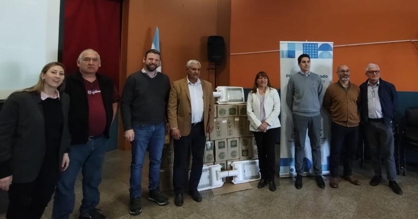 Caleufuacute y Arata cuentan con el 100-en-porciento- de sistema LED en alumbrado puacuteblico