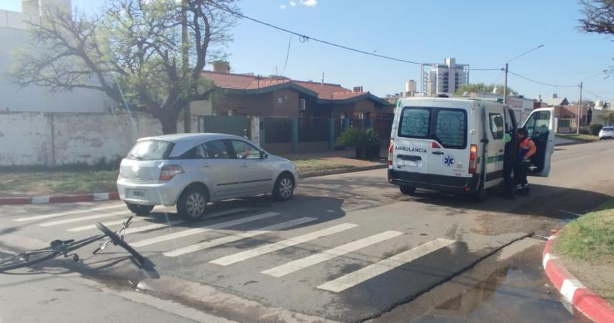 Dos choques en una misma cuadra en Santa Rosa