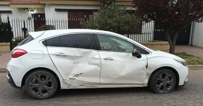 Otro choque entre una moto y un auto