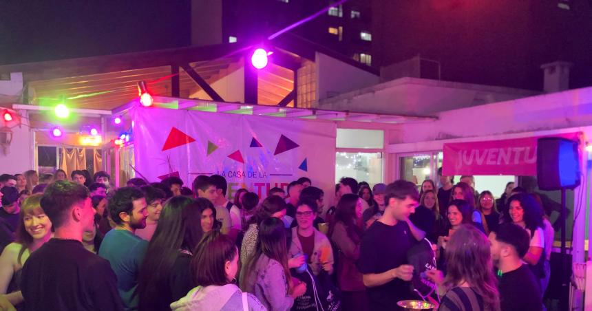 Festejo del Diacutea del Estudiante en Casa de la Juventud Pampeana en Coacuterdoba
