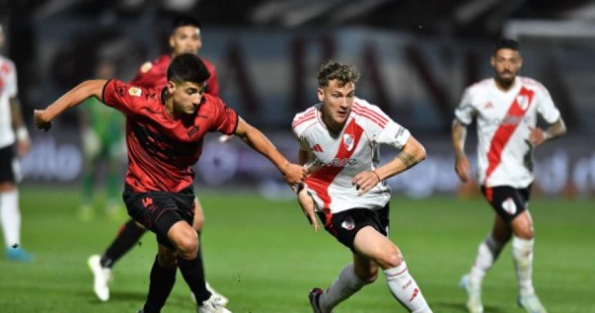 River empatoacute 0-0 con Platense y se aleja de la punta